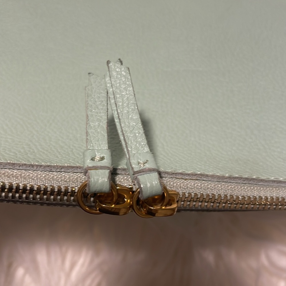 Mark &Graham daily essentials bag - Picture 4 of 10
